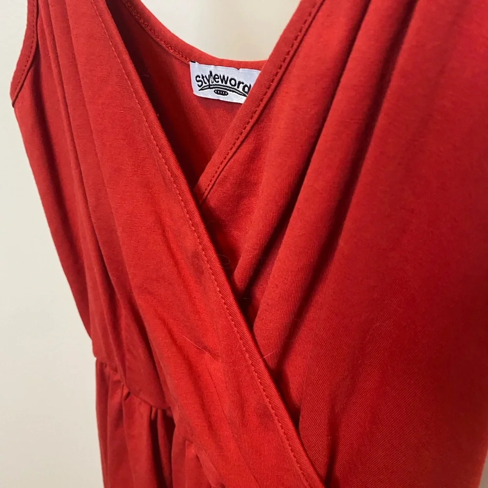 Red Dress - Picture 2 of 4